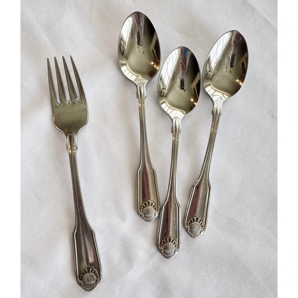 Oneida Classic Shell Cube Stamp Heirloom Flatware Lot 28 Pc Serving Pieces